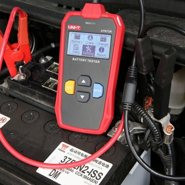 Probador de Batería Automotriz UNI-T UT673A